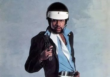 Victor Willis, o 'policial' original do Village People, em imagem de divulgação do grupo