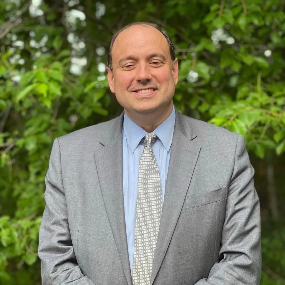 Senador estadual Jamie Eldridge em foto oficial de campanha