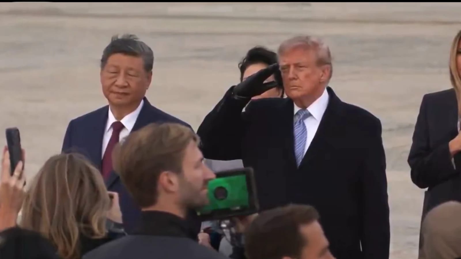 Donald Trump e Xi Jinping lado a lado durante recepção oficial nos Estados Unidos